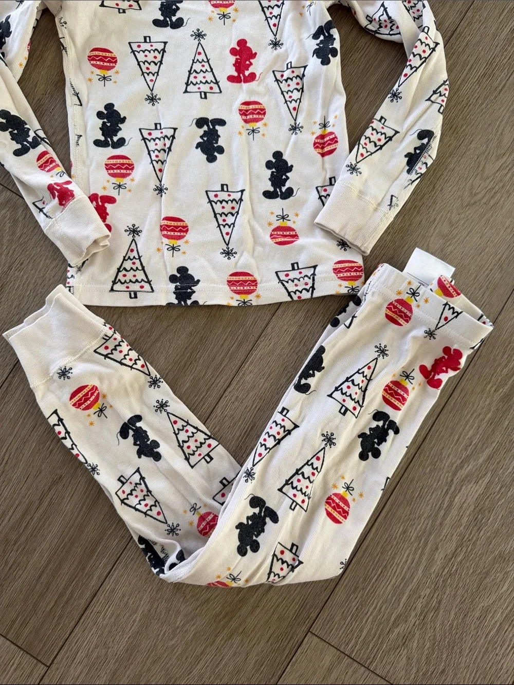 Hanna Andersson x Disney Mickey Mouse holiday organic cotton pajamas size 5